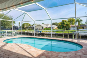 Gulf Access, Pool, Ping Pong & pool table, boat dock, sleeps 8-Cape Coral Seashells